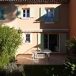 Villa Gaslind - Golfe De St-tropez - Mazet Dans Domaine Privé Avec Piscine *