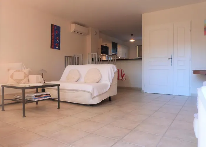 Gaslind - Golfe De St-tropez - Mazet Dans Domaine Prive Avec Piscine فيلة جاسّا